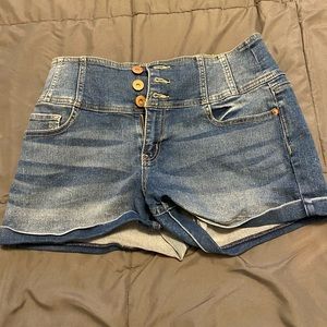 No Boundaries shorts